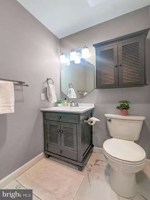 2158 Golf Course Dr, Reston, VA 20191 photo 25