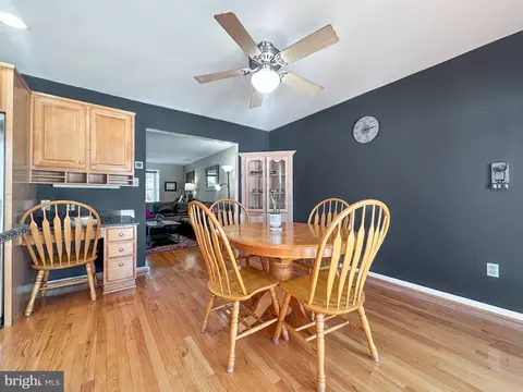 2158 Golf Course Dr, Reston, VA 20191 photo 8