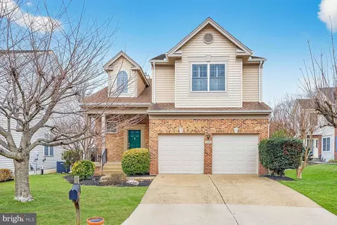 5409 Green Glen Ln, Alexandria, VA 22315