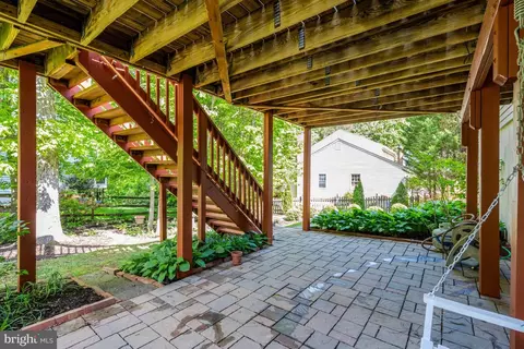 Exterior - 7604 Bertito Ln, Springfield, VA 22153 photo 10 of 16
