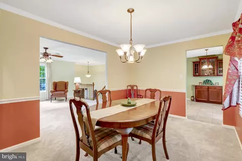 Dining - 7604 Bertito Ln, Springfield, VA 22153 photo 2 of 3