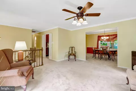 Entry Way - 7604 Bertito Ln, Springfield, VA 22153 photo 5 of 6