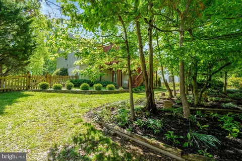 Exterior - 7604 Bertito Ln, Springfield, VA 22153 photo 7 of 16