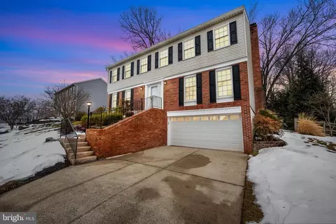 1374 Rock Chapel Rd, Herndon, VA 20170
