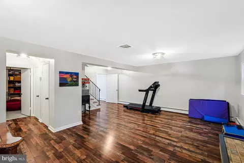 Entry Way - 1400 Gower Ct, Mclean, VA 22102 photo 4 of 5