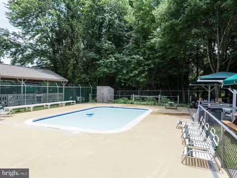 Exterior - 1400 Gower Ct, Mclean, VA 22102 photo 6 of 15