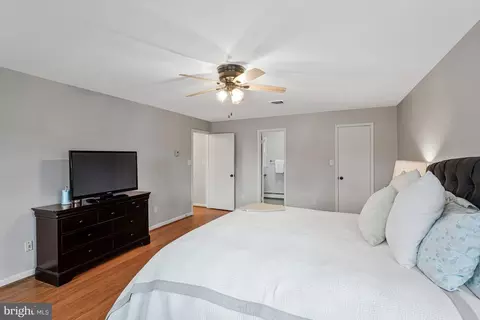 Bedroom - 1400 Gower Ct, Mclean, VA 22102 photo 5 of 7