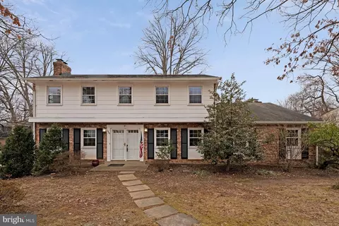 Exterior - 1400 Gower Ct, Mclean, VA 22102 photo 3 of 15