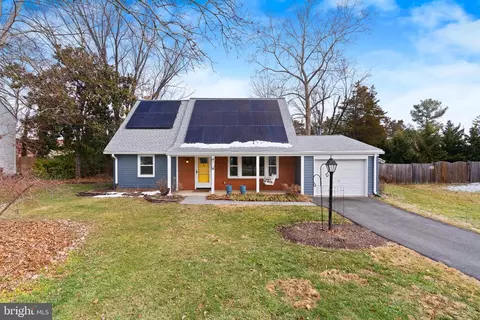 13124 Pavilion Ln, Fairfax, VA 22033