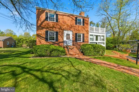 5216 Clifton St, Alexandria, VA 22312