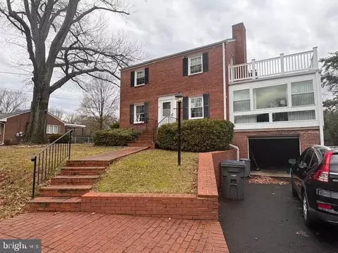 5216 Clifton St, Alexandria, VA 22312