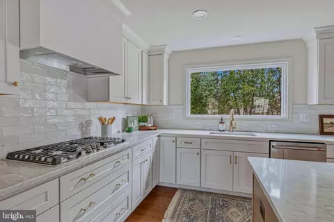 Kitchen - 1331 Deep Run Ln, Reston, VA 20190 photo 5 of 5