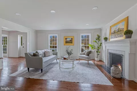 Living - 1331 Deep Run Ln, Reston, VA 20190 photo 2 of 5