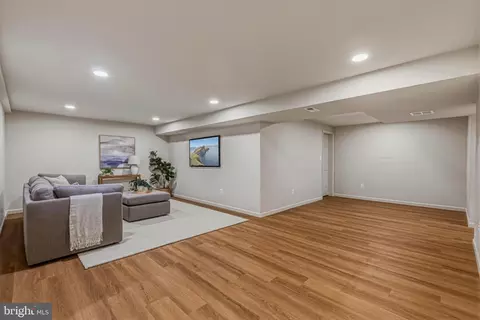 Living - 1331 Deep Run Ln, Reston, VA 20190 photo 5 of 5