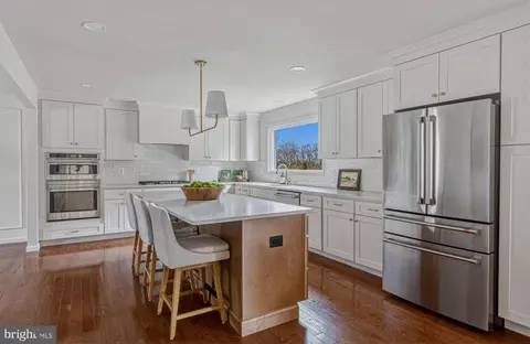Kitchen - 1331 Deep Run Ln, Reston, VA 20190 photo 3 of 5