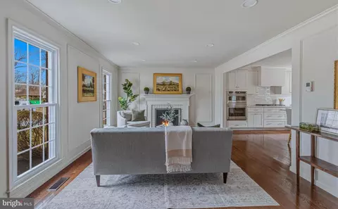 Living - 1331 Deep Run Ln, Reston, VA 20190 photo 1 of 5