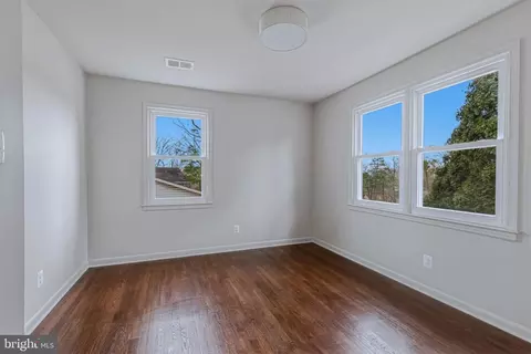 Bedroom - 1331 Deep Run Ln, Reston, VA 20190 photo 5 of 6