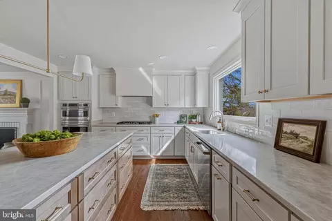 Kitchen - 1331 Deep Run Ln, Reston, VA 20190 photo 2 of 5