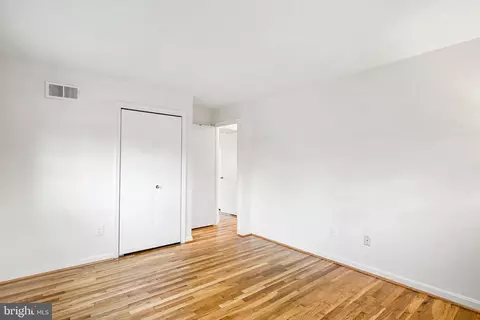 Bedroom - 6607 Grey Fox Dr, Springfield, VA 22152 photo 5 of 6