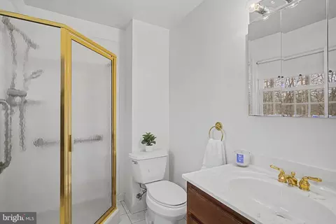 Bath - 6607 Grey Fox Dr, Springfield, VA 22152 photo 1 of 3