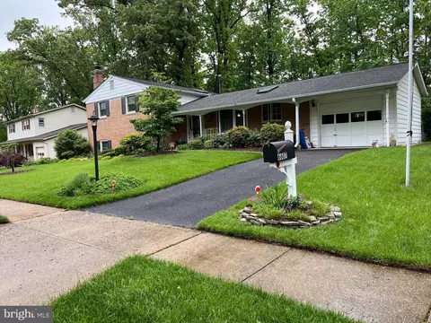Exterior - 6607 Grey Fox Dr, Springfield, VA 22152 photo 2 of 13