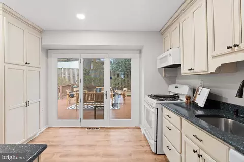 8117 Dabney Ave, Springfield, VA 22152 photo 6