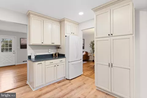 8117 Dabney Ave, Springfield, VA 22152 photo 3