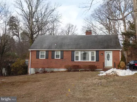 8316 Westchester Dr, Vienna, VA 22182