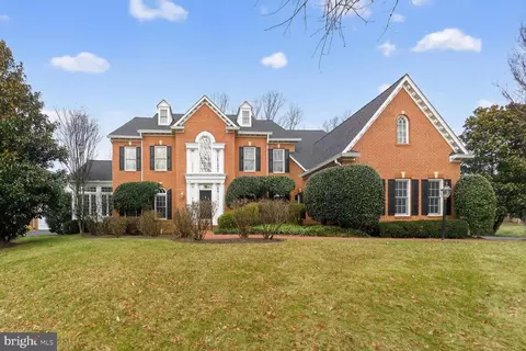 11588 Cedar Chase Rd, Herndon, VA 20170