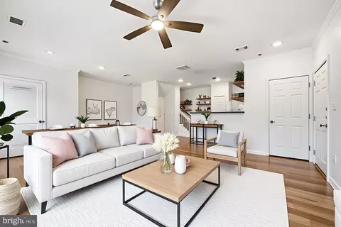 5105 Travis Edward Way #G, Centreville, VA 20120