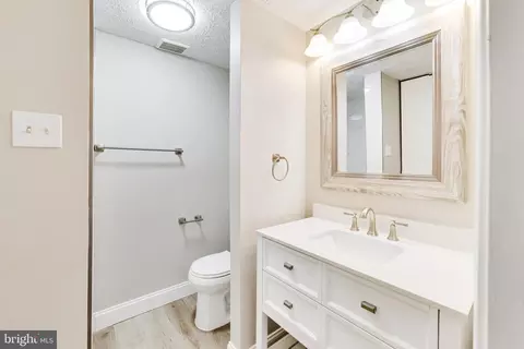 Bath - 8108 Steeple Chase Ct, Springfield, VA 22153 photo 2 of 4