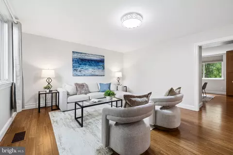 Living - 11172 Forest Edge Dr, Reston, VA 20190 photo 2 of 6