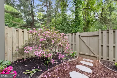 Exterior - 11172 Forest Edge Dr, Reston, VA 20190 photo 5 of 9