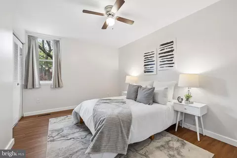 Bedroom - 11172 Forest Edge Dr, Reston, VA 20190 photo 6 of 7