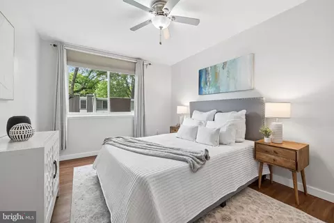 Bedroom - 11172 Forest Edge Dr, Reston, VA 20190 photo 4 of 7