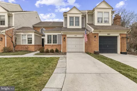 1802 Duffield Ln, Alexandria, VA 22307