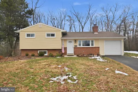 6810 Mayo Ct, Springfield, VA 22150