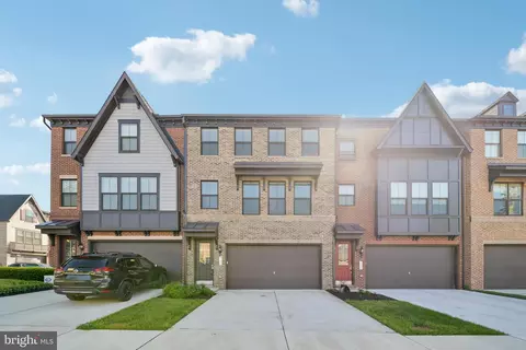 8124 Bock Farm Pl, Alexandria, VA 22306