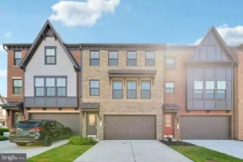 8124 Bock Farm Pl, Alexandria, VA 22306