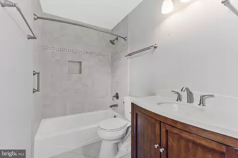 Bath - 1025 Broad Branch Ct, Mclean, VA 22101 photo 7 of 8