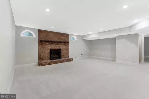 Living - 1025 Broad Branch Ct, Mclean, VA 22101 photo 4 of 4