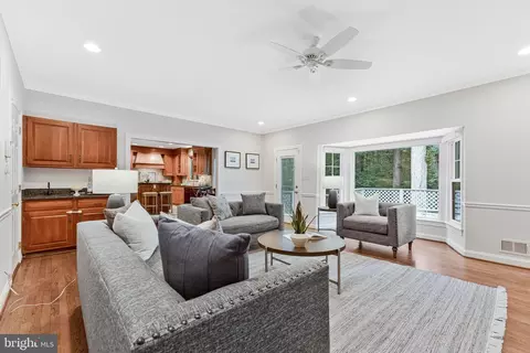 Living - 1025 Broad Branch Ct, Mclean, VA 22101 photo 2 of 4