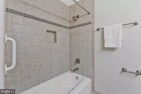 Bath - 1025 Broad Branch Ct, Mclean, VA 22101 photo 6 of 8