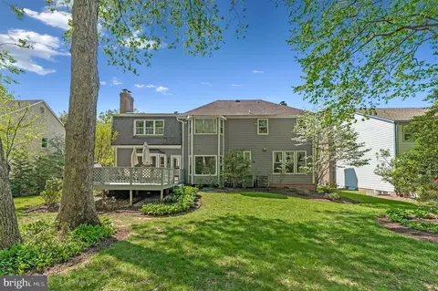 Exterior - 1025 Broad Branch Ct, Mclean, VA 22101 photo 4 of 10