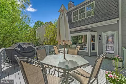 Exterior - 1025 Broad Branch Ct, Mclean, VA 22101 photo 7 of 10
