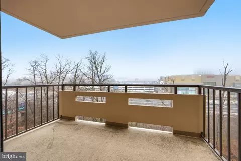 1808 Old Meadow Rd #1201, Mclean, VA 22102 photo 9