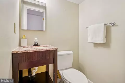 Bath - 8826 Surveyors Pl, Springfield, VA 22152 photo 4 of 4