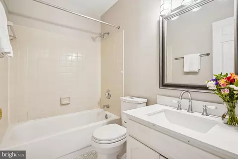 Bath - 8826 Surveyors Pl, Springfield, VA 22152 photo 3 of 4