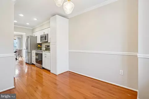 Entry Way - 8826 Surveyors Pl, Springfield, VA 22152 photo 3 of 4