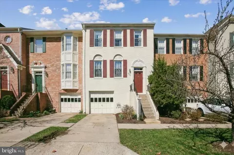 2010 Pieris Ct, Vienna, VA 22182